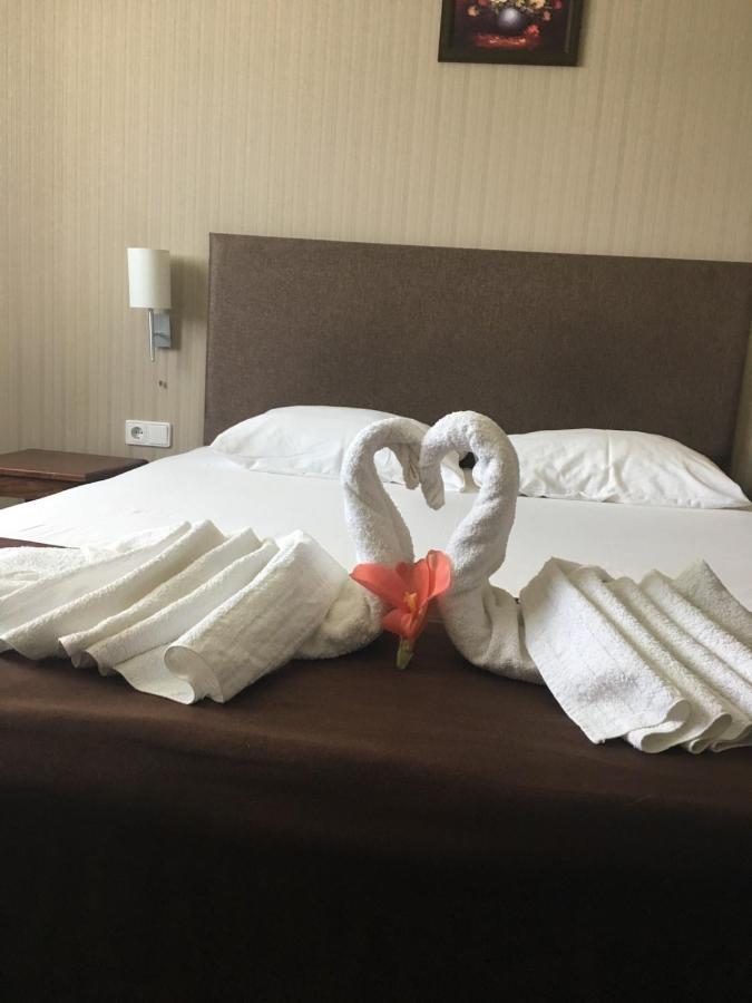 Hotel 7ya Krasnosilske Bagian luar foto